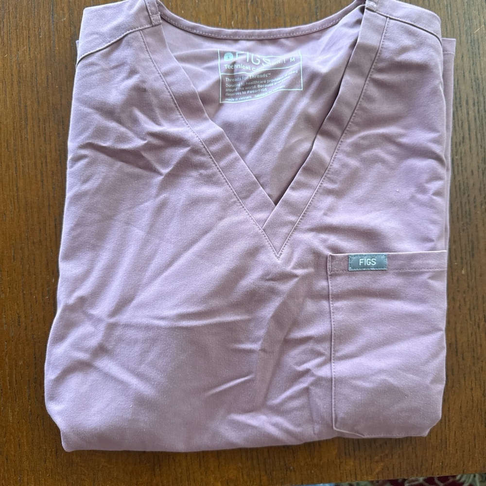 Figs Women's Scrub Top in Mauve